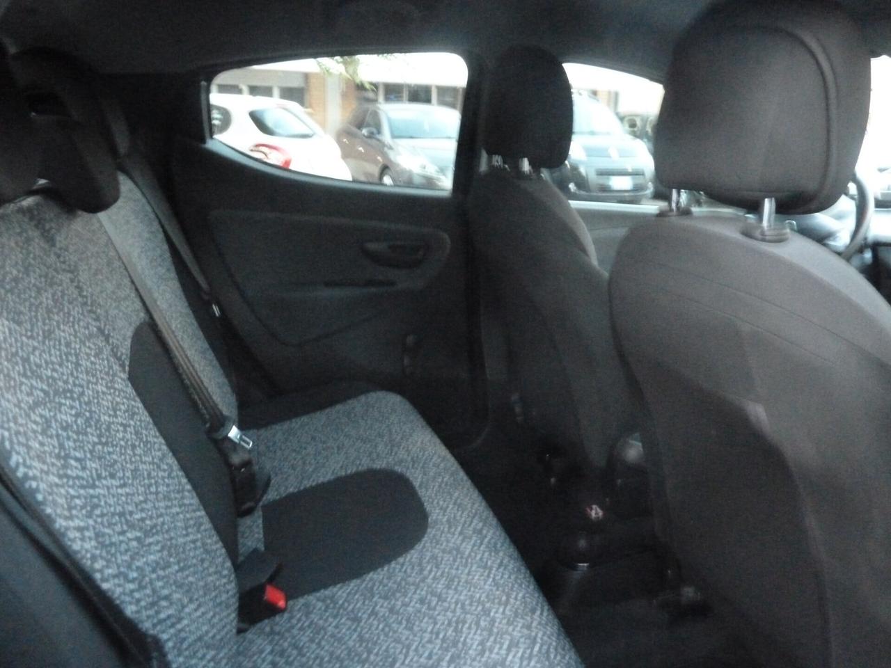 Lancia Ypsilon 1.0 FireFly 5 porte Hybrid UnYca