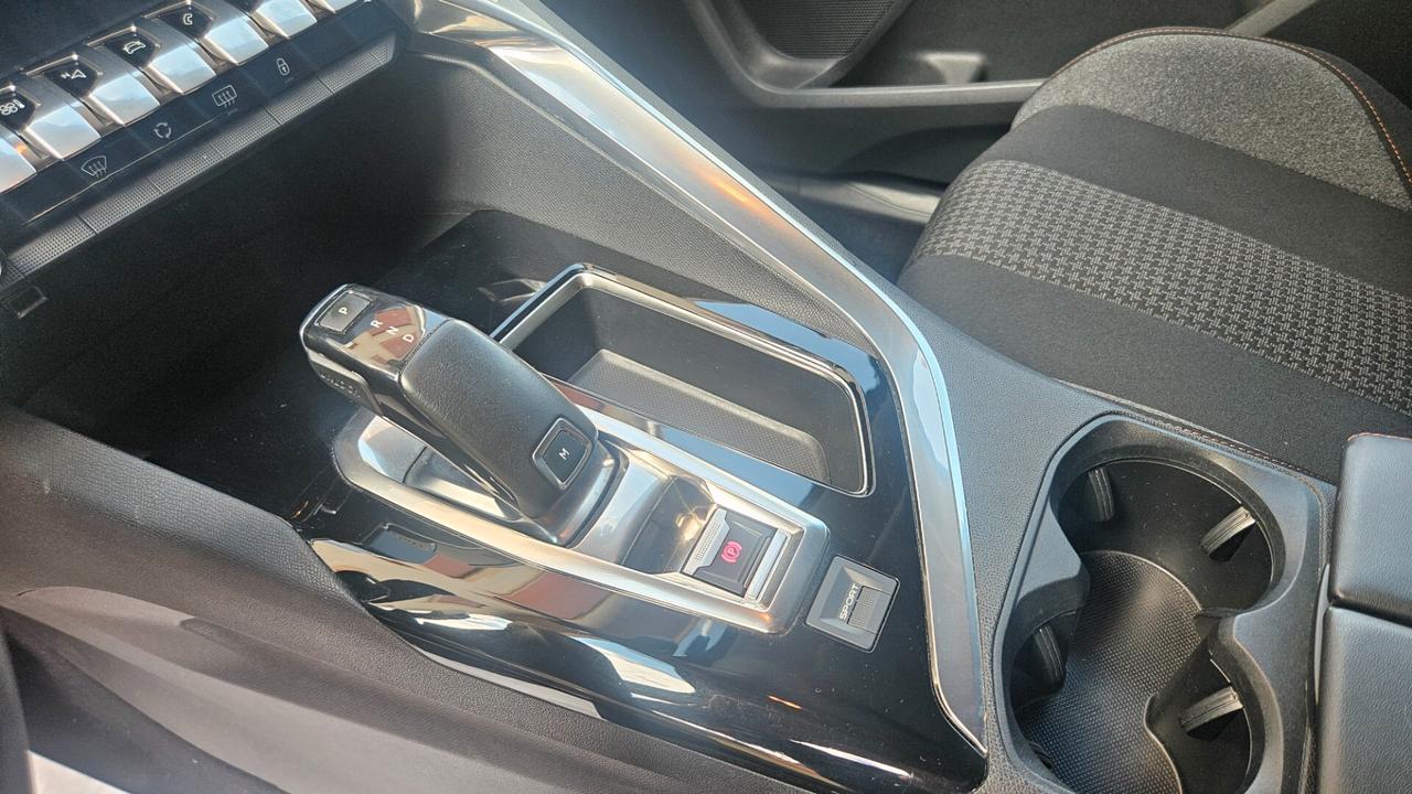 Peugeot 5008 1.5 bluehdi 131 CV C.AUTOMATICO-NAVY-CARPLAY-