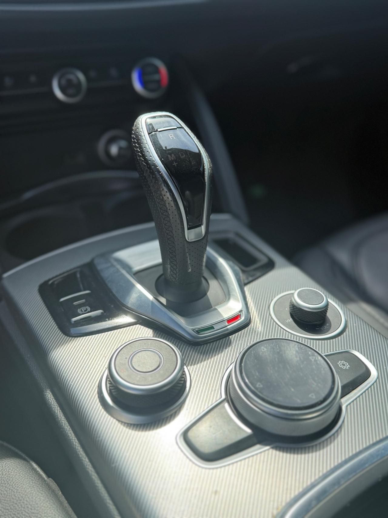 Alfa Romeo Stelvio 2.2 Turbodiesel 190 CV AT8 Q4 Sprint FULL