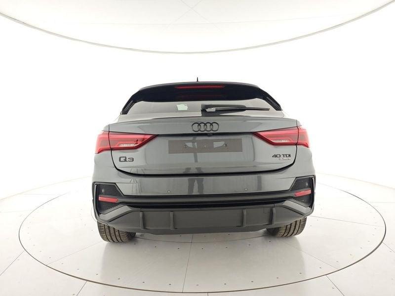 Audi Q3 SPB 40 TDI quattro S tronic Identity Black