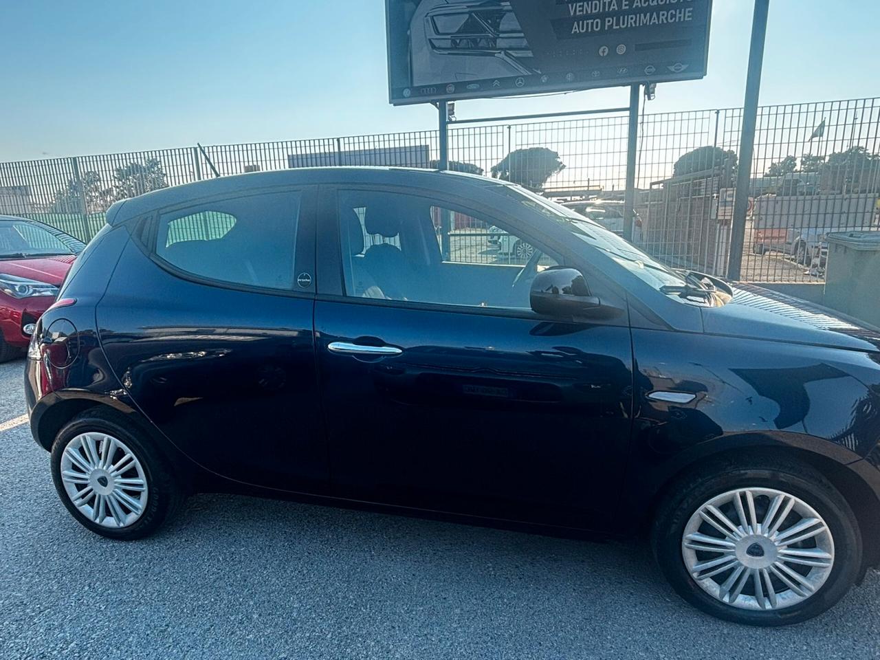 Lancia Ypsilon 1.0 FireFly 5 porte S&S Hybrid Ecochic Gold