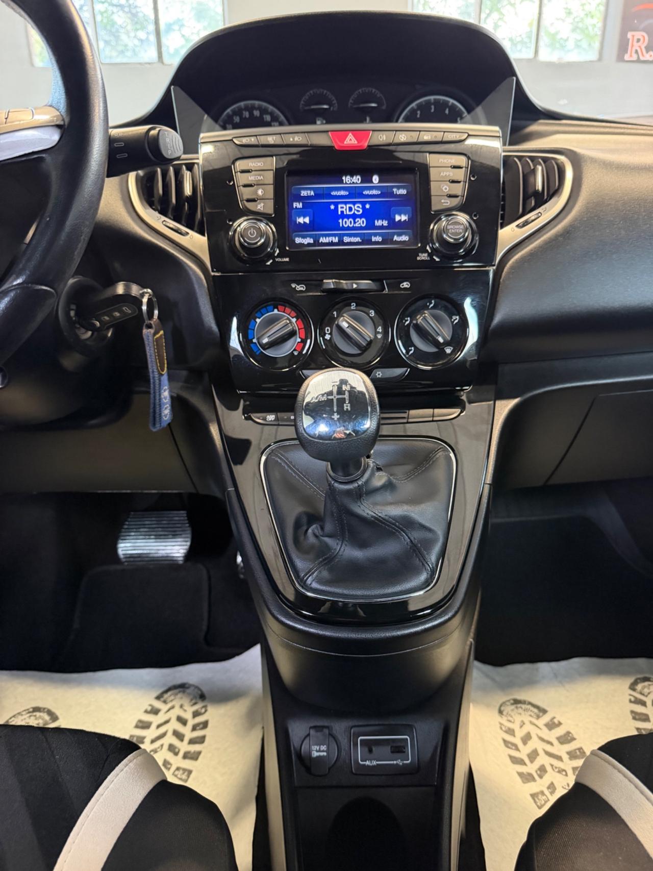 Lancia Ypsilon 0.9 TwinAir 85 CV 5 porte S&S DFN Gold