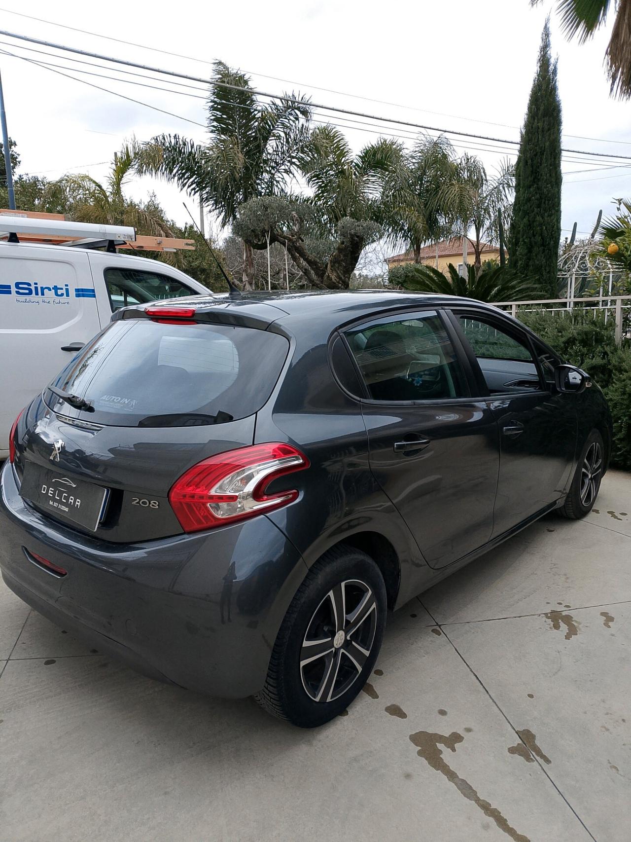 Peugeot 208 1.4 HDi 68 CV 5 porte Allure