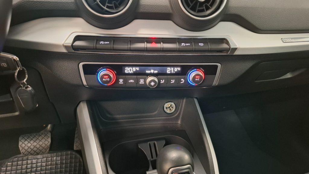 AUDI Q2 30 TDI S tronic Business