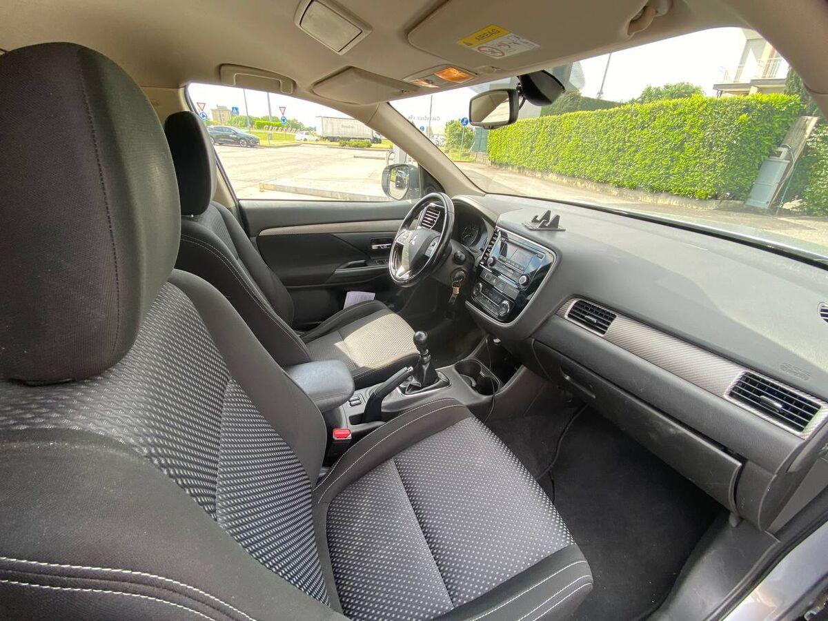 Mitsubishi Outlander Outlander 2.2 Intense awd 5p.ti