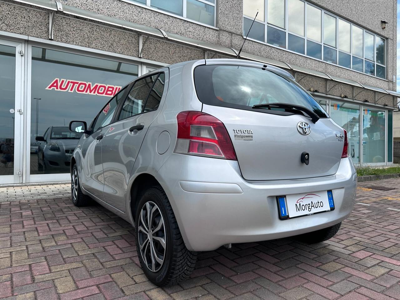 Toyota Yaris 1.0i 69CV 5PORTE! UNICO PROPRIETARIO! NEOPATENTATI