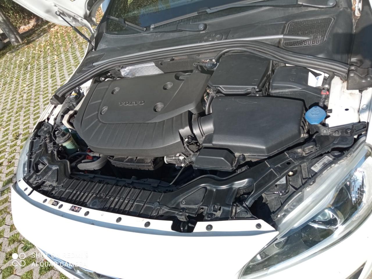 VOLVO V60 D6 Twin Engine Geartronic Momentum