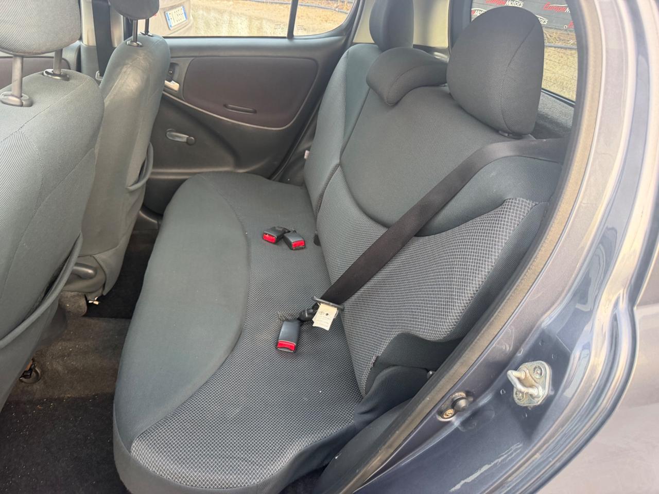 Toyota Yaris 1.0i 16V cat 5 porte Sol Blue