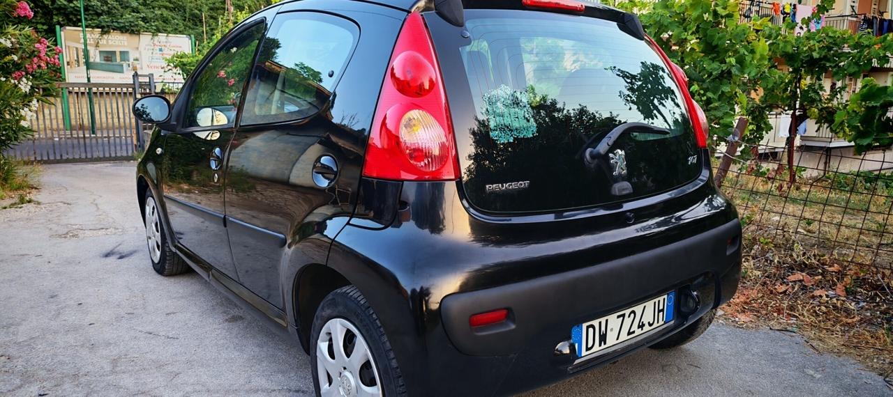 Peugeot 107 RESTYLING Nera 1.0 benzina