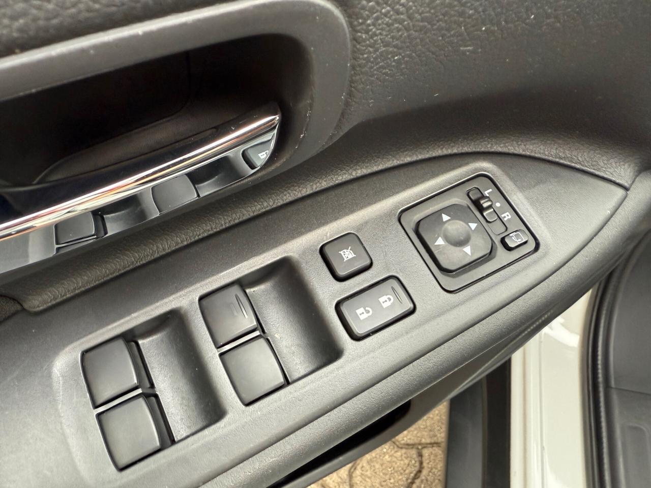 Mitsubishi Outlander 2.2 DI-D 2WD Intense, POCHISSIMI KM