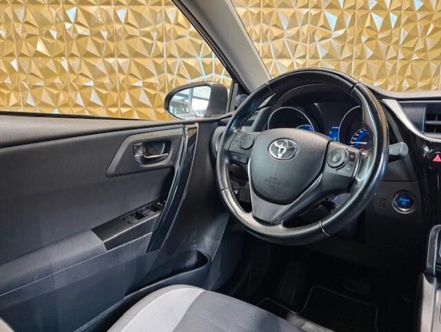 Toyota Auris 1.8 Hybrid Business