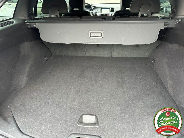 VOLVO V60 Cross Country D3 Geartronic Momentum