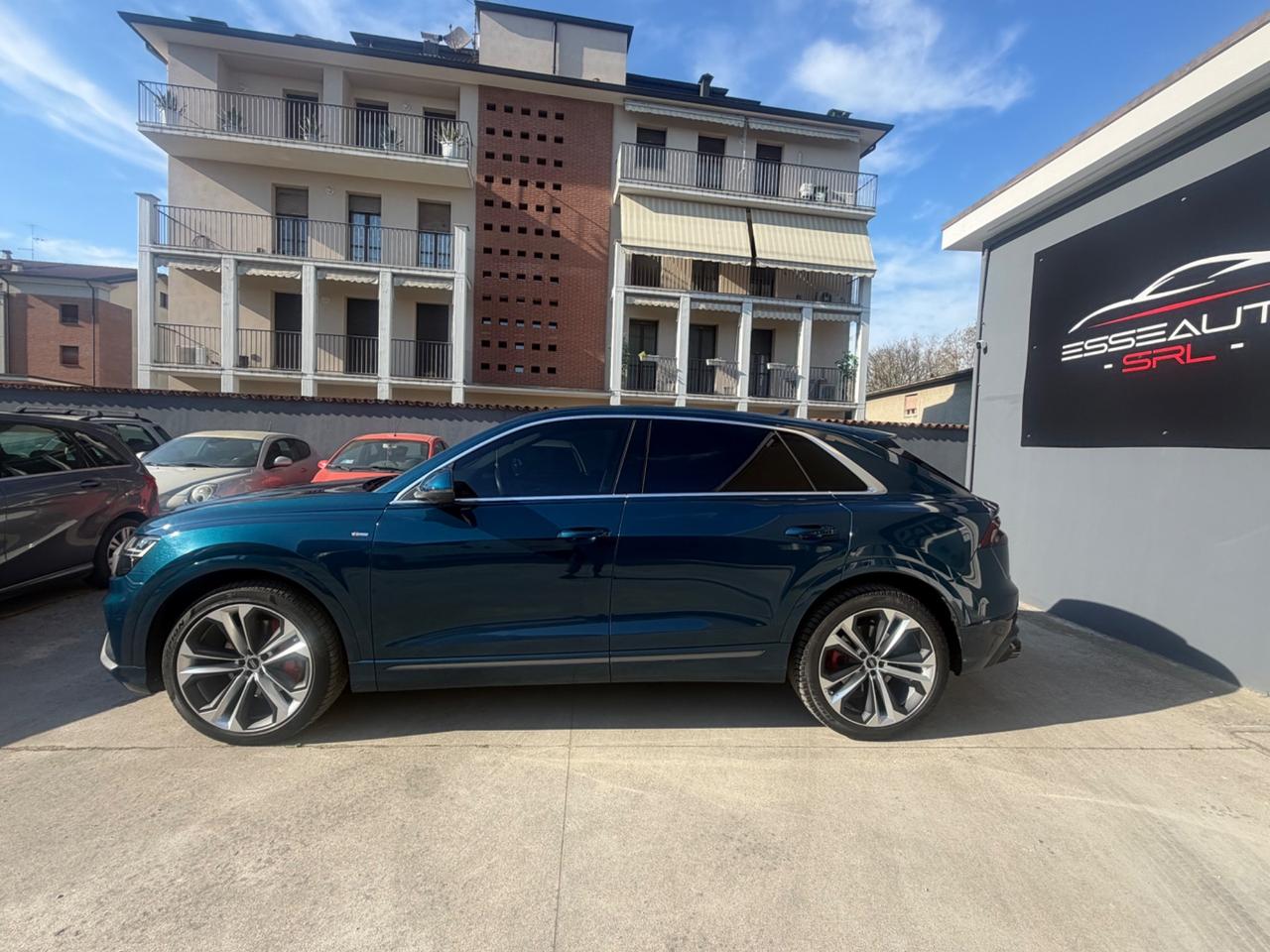 Audi Q8 55 TFSI quattro tiptronic Sport