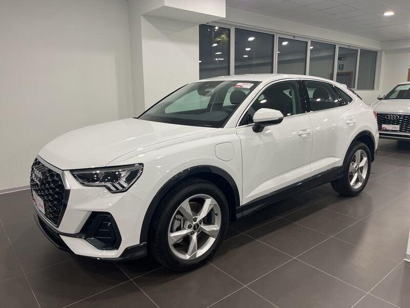 Audi Q3 Audi Sportback Business Plus 45 TFSI e 180(245) kW(CV) S tronic