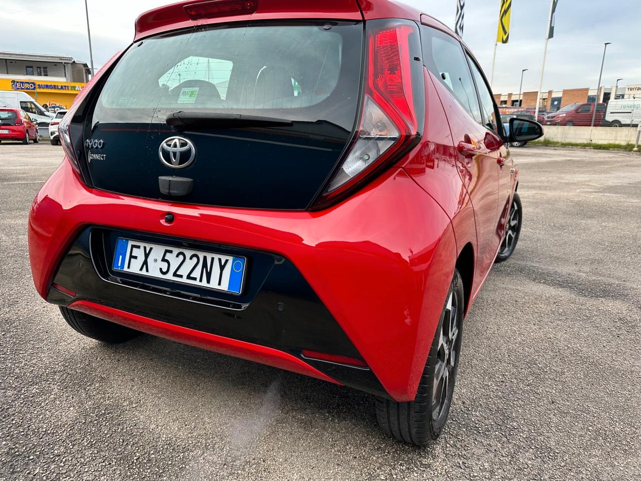 Toyota Aygo Connect 1.0 VVT-i 72 CV 5 porte x-wave