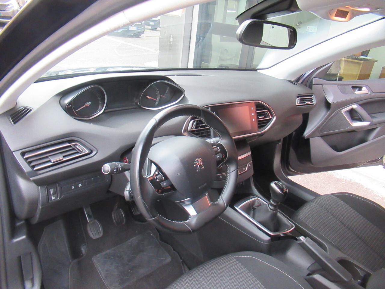 Peugeot 308 BlueHDi 130 S&S Business