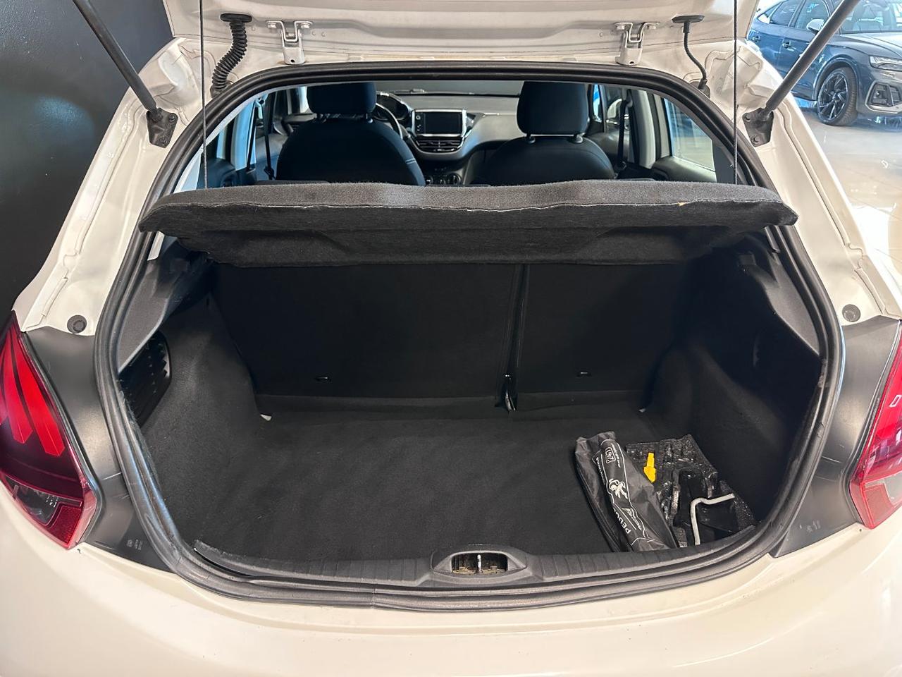 Peugeot 208 5 Porte 208 5p 1.6 bluehdi Active 75cv