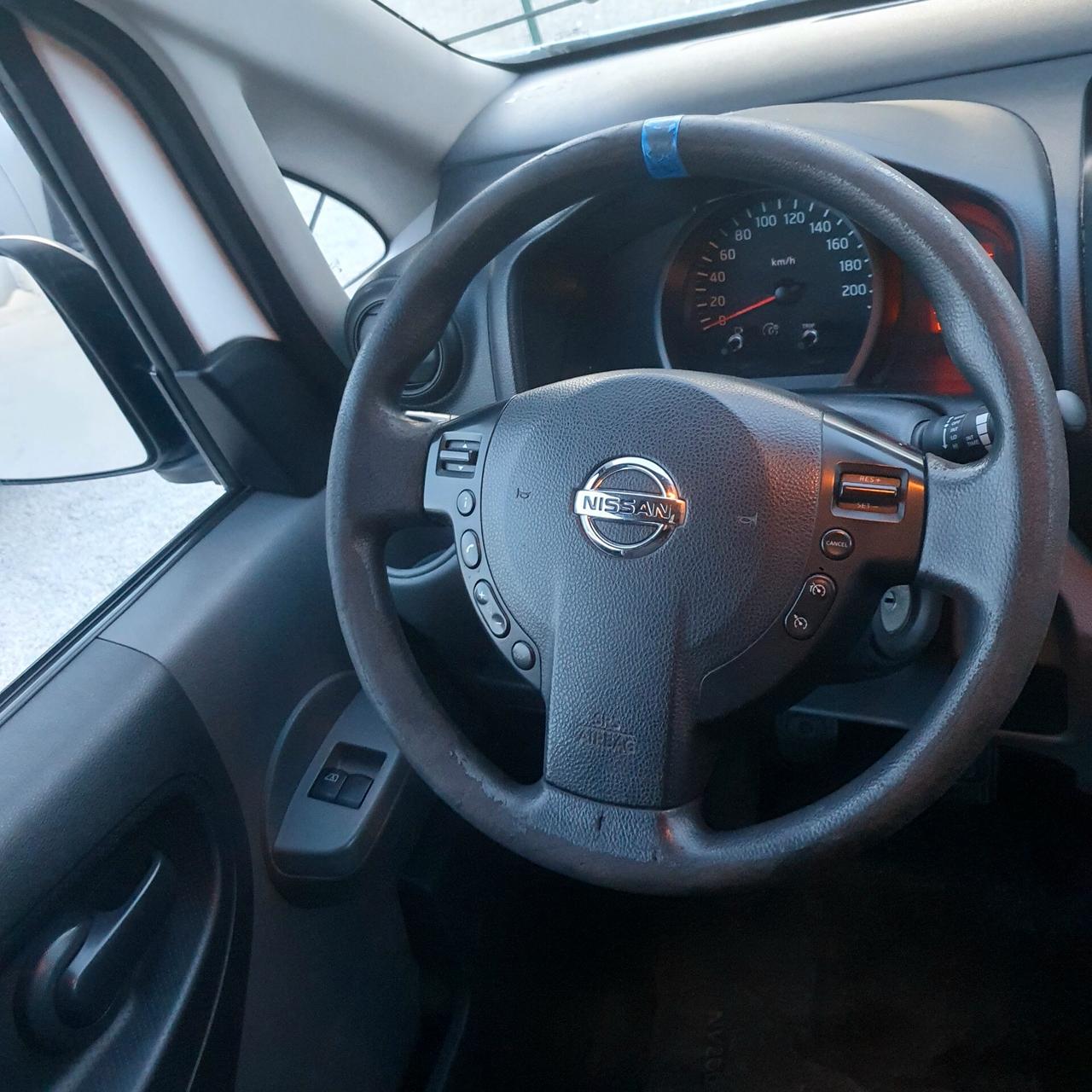 NISSAN NV 200