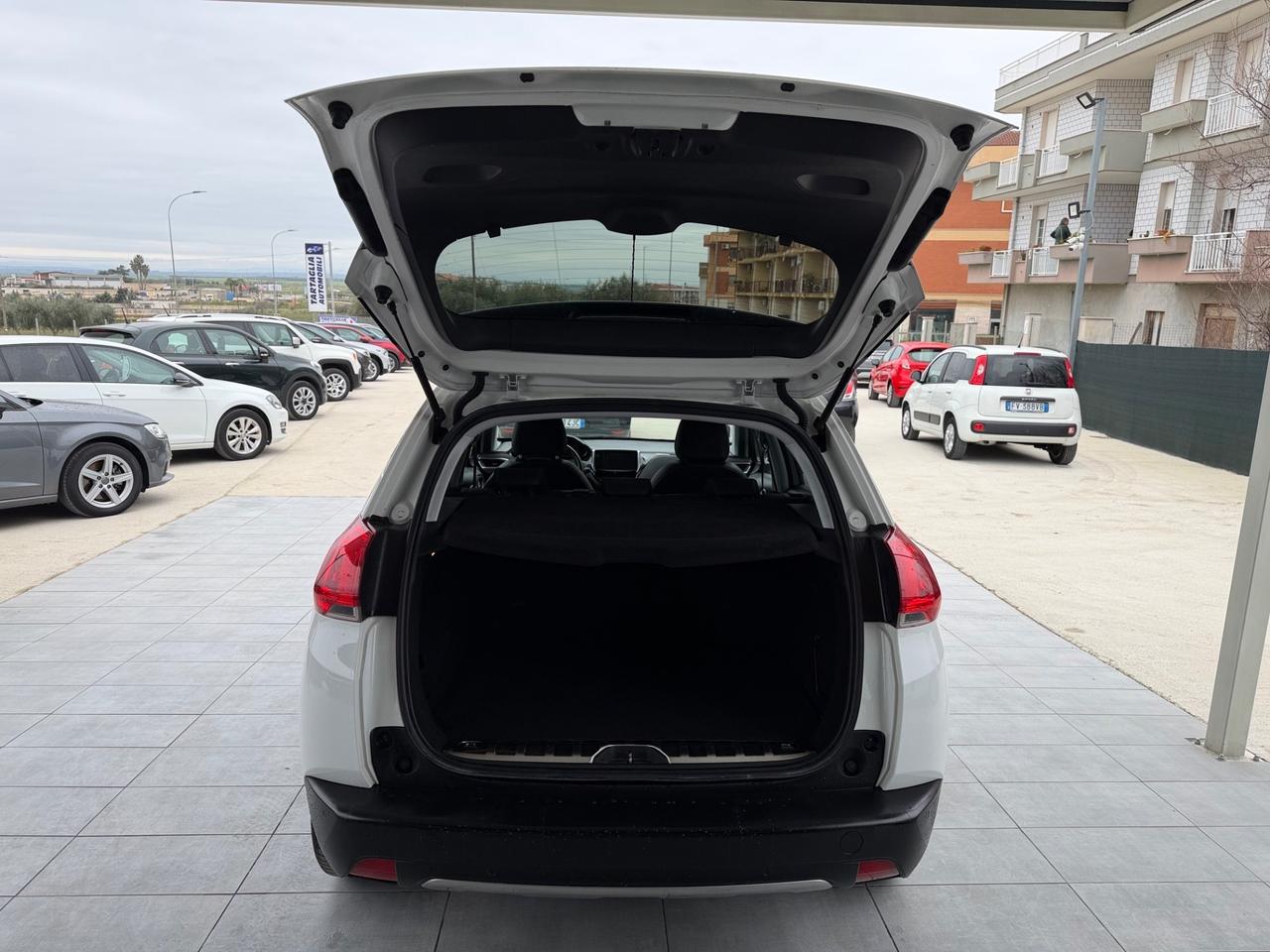 Peugeot 2008 BlueHDi 100 Allure