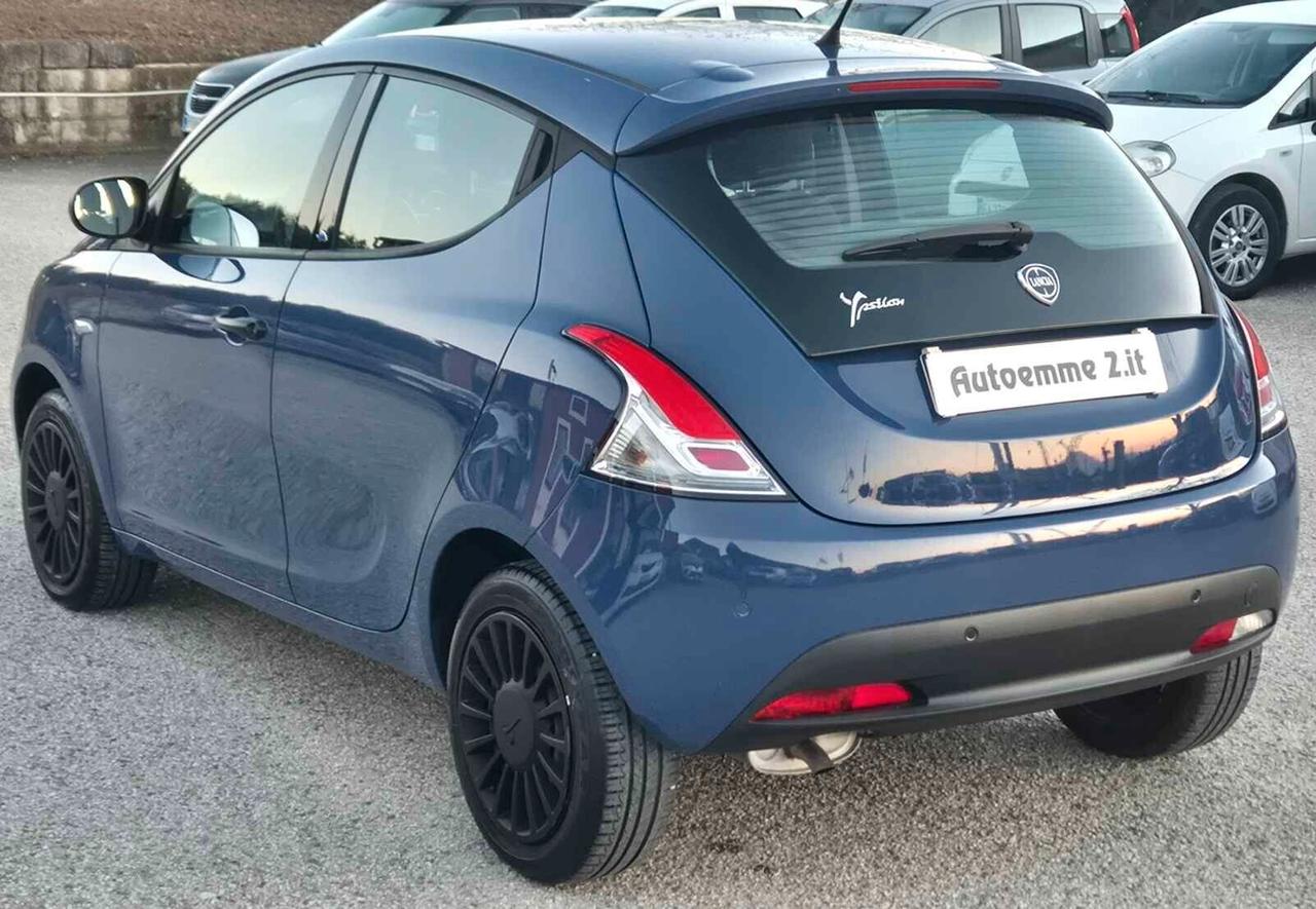 Lancia Ypsilon 1.2 69 CV 5 porte Elefantino Blu km 13732