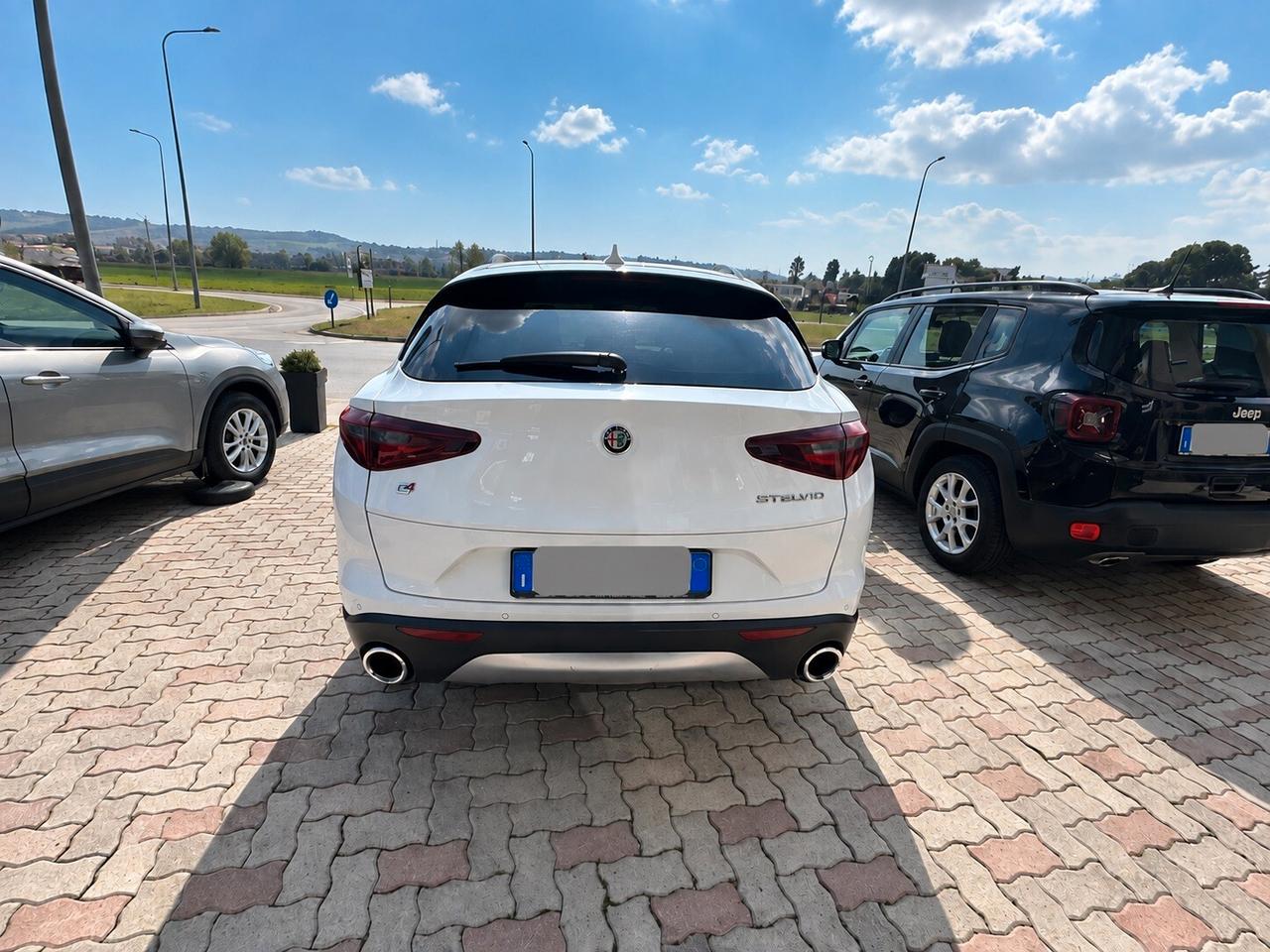 Alfa Romeo Stelvio 2.2 Turbodiesel 210 CV AT8 Q4 Executive 180cv