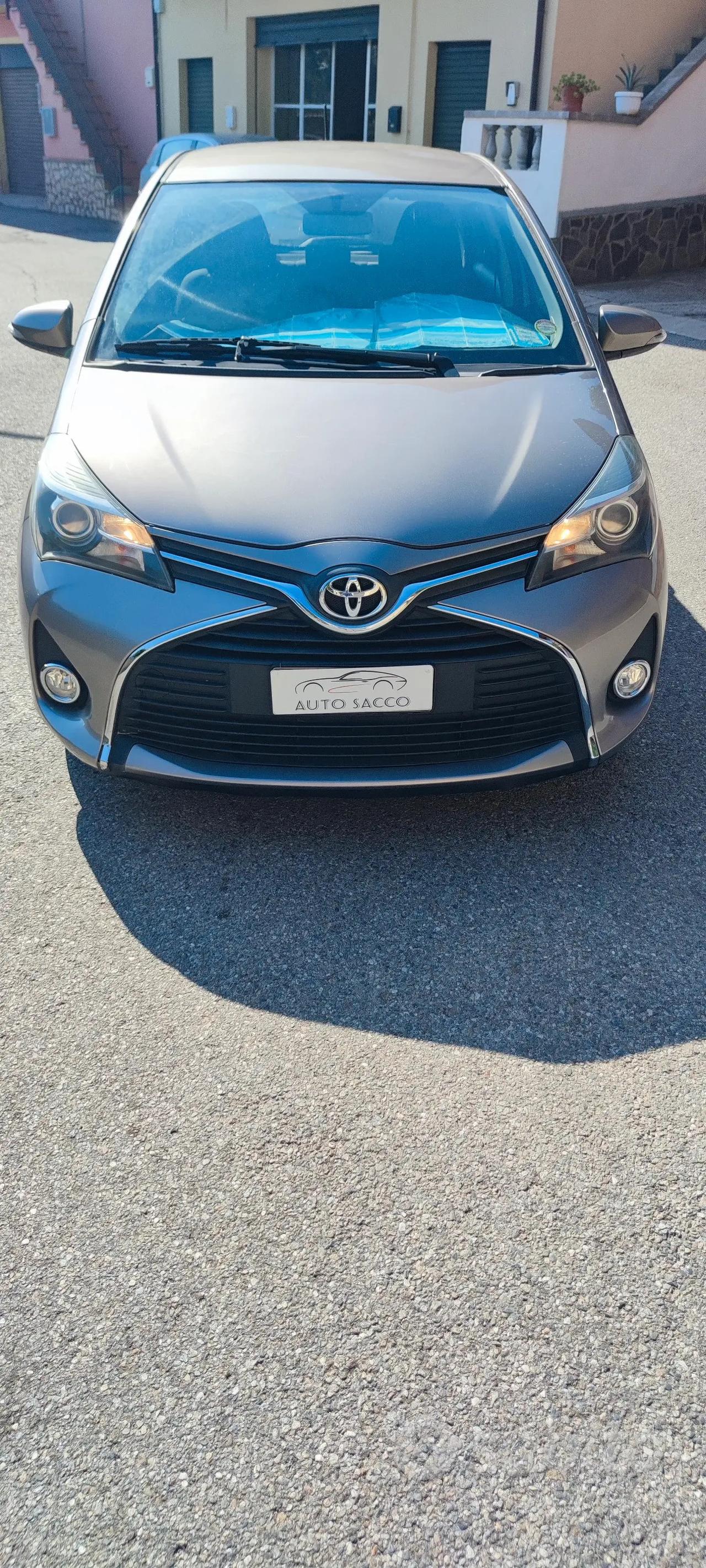 Toyota Yaris 1.0 Lounge
