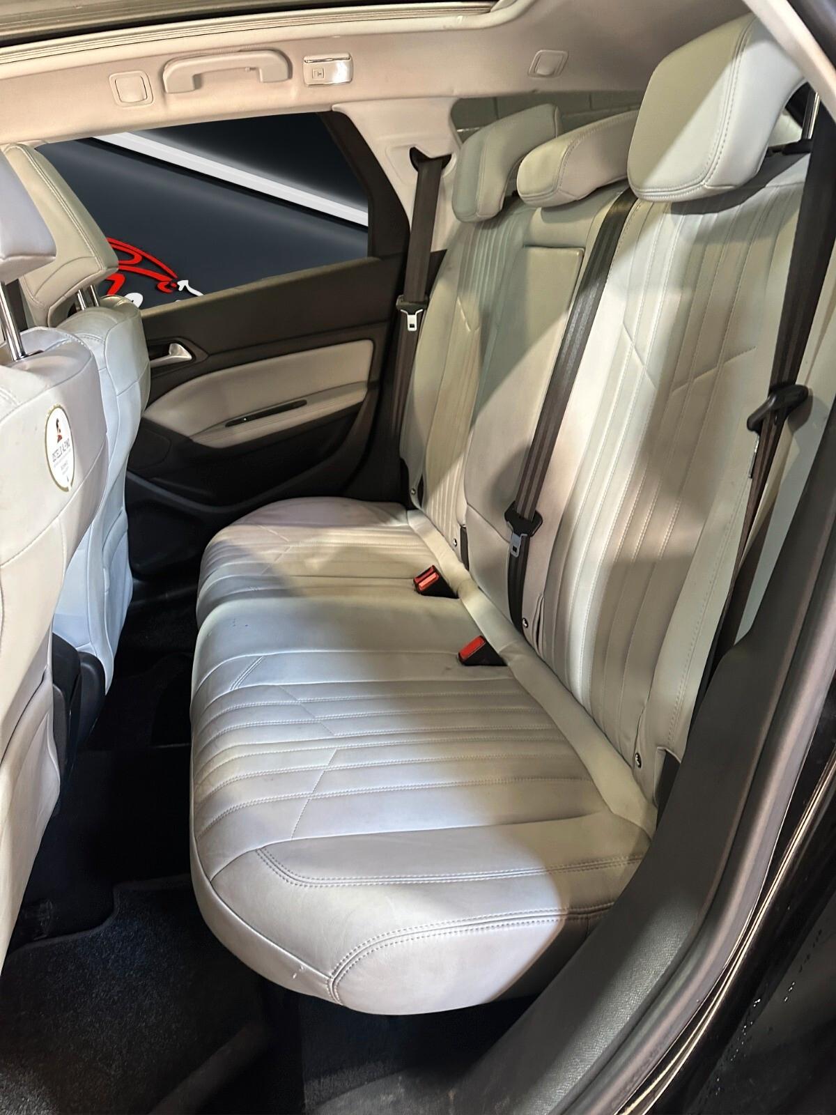 Peugeot 308 BlueHDi 120 S&S EAT6 SW Allure