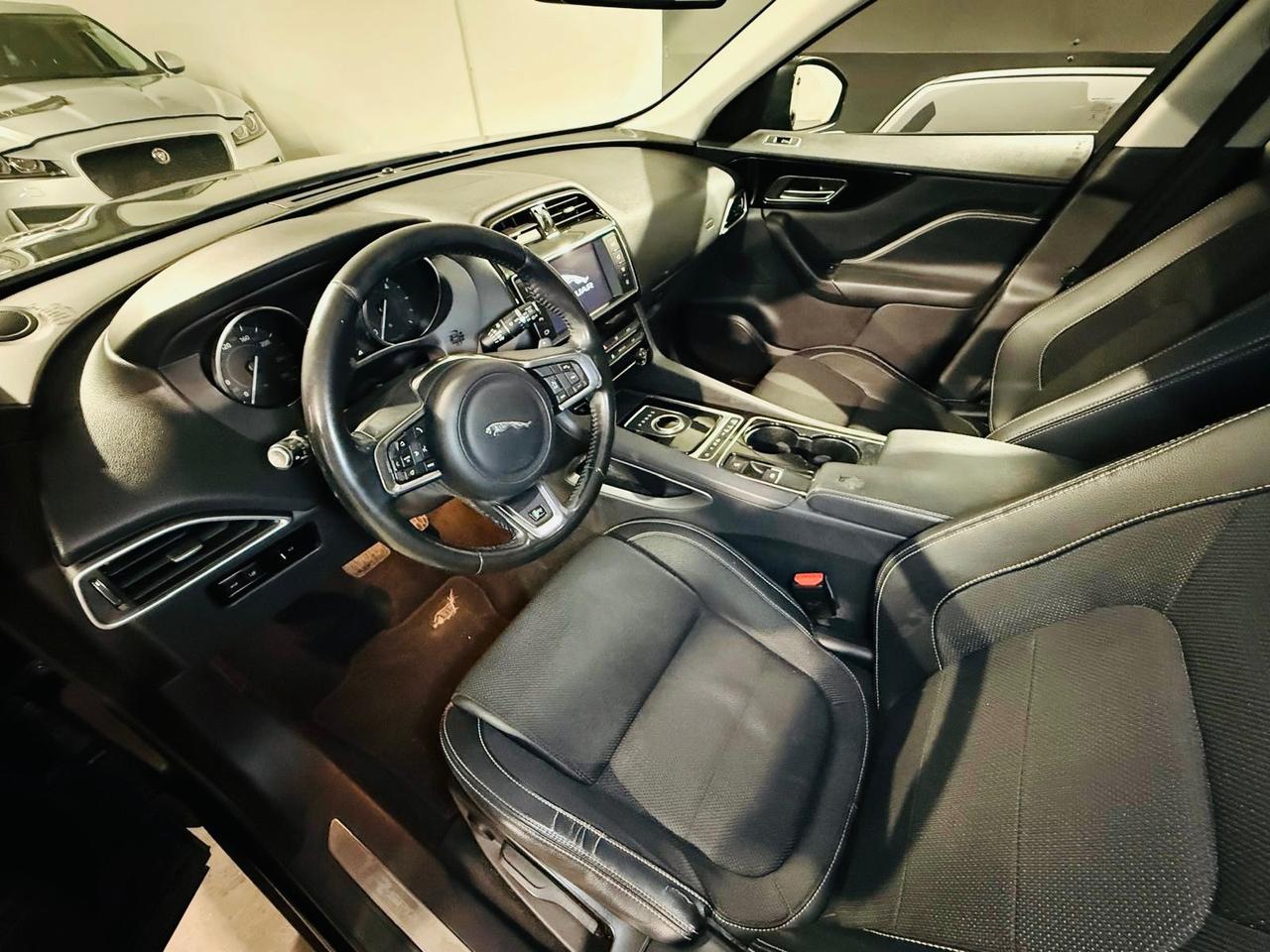 JAGUAR F-PACE*2.0*180 CV*AWD*R-LINE*