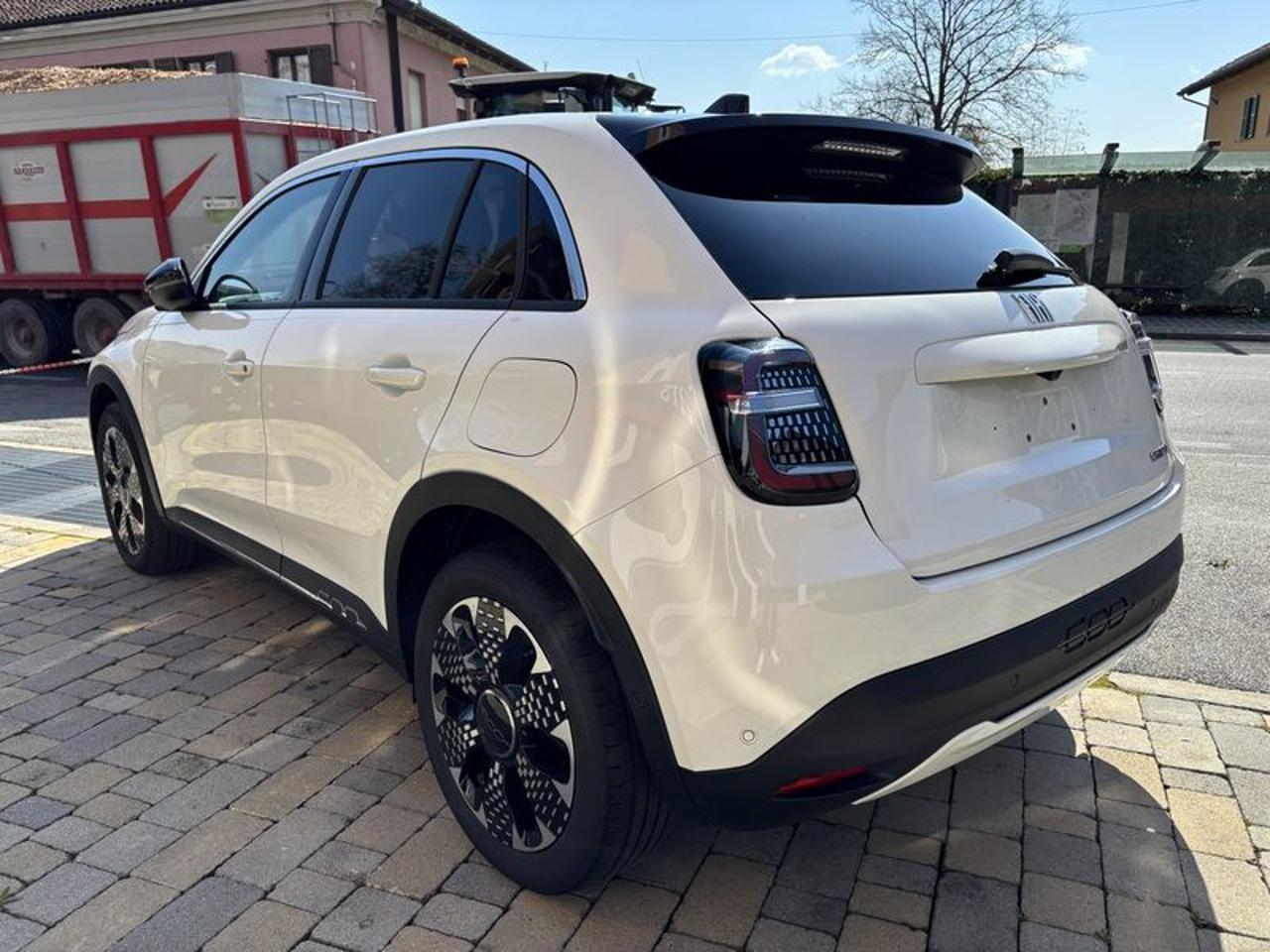 Fiat 600 Hybrid 110 CV DCT MHEV La Prima LED-CAM-18"