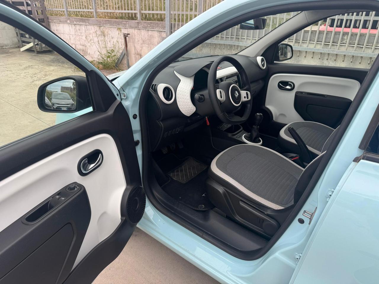 RENAULT TWINGO 1.0 BENZINA 65CV 2022