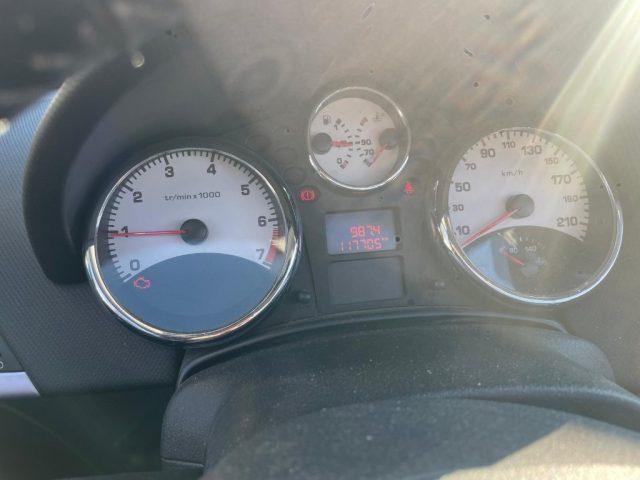 PEUGEOT 207 1.6 VTi 120CV CC Féline