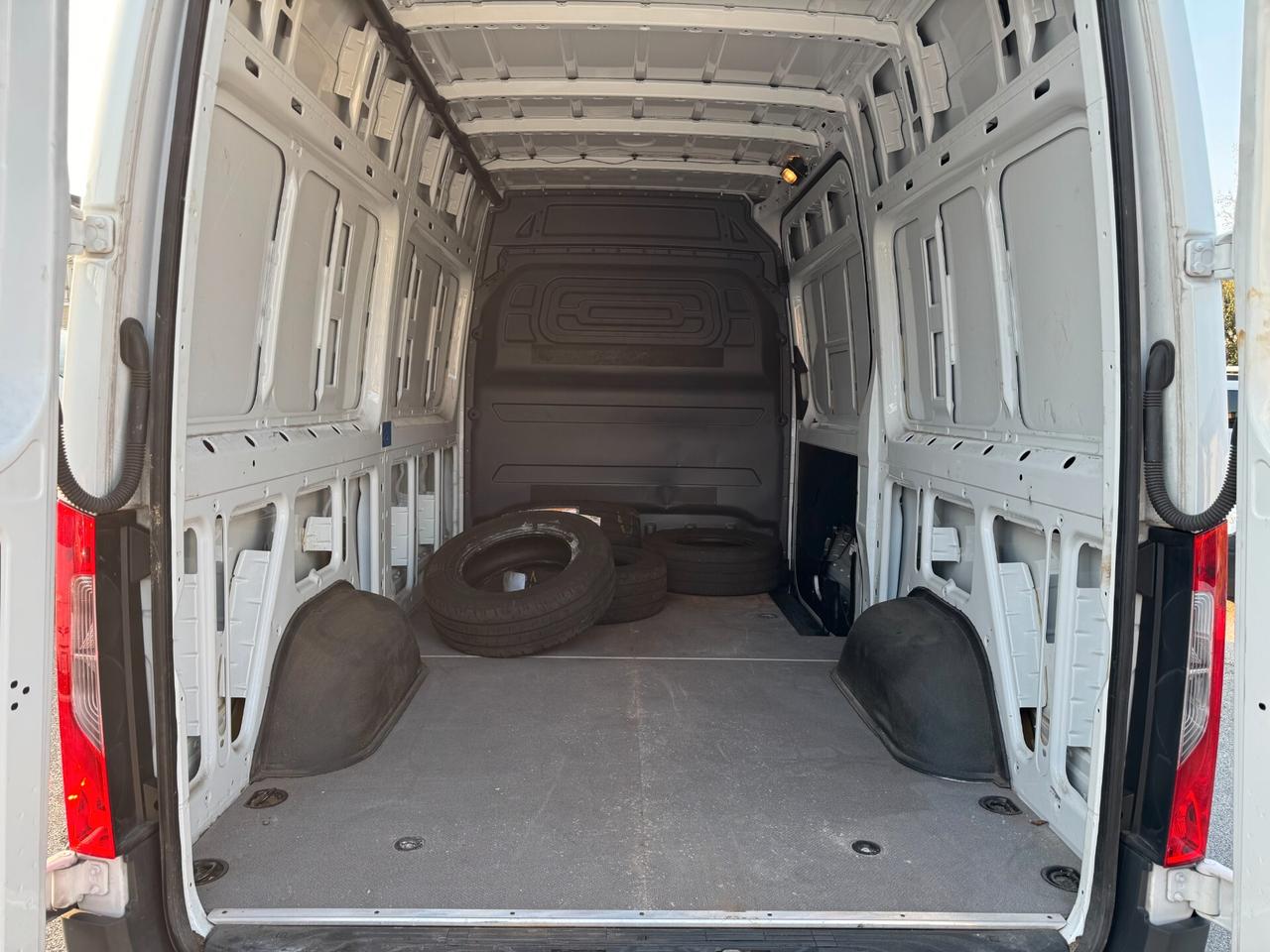 Mercedes-benz Sprinter F37/35 317 CDI F RWD TA Furgone Traz. Post.