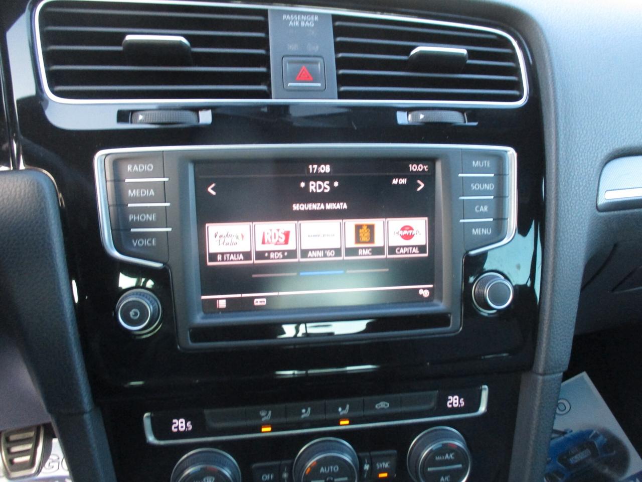 Volkswagen Golf 7.5 1.6 TDI R-LINE FULL OPTIONAL 2018