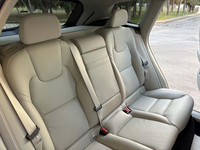 VOLVO XC60 B4 (d) AWD Geartronic Inscription.