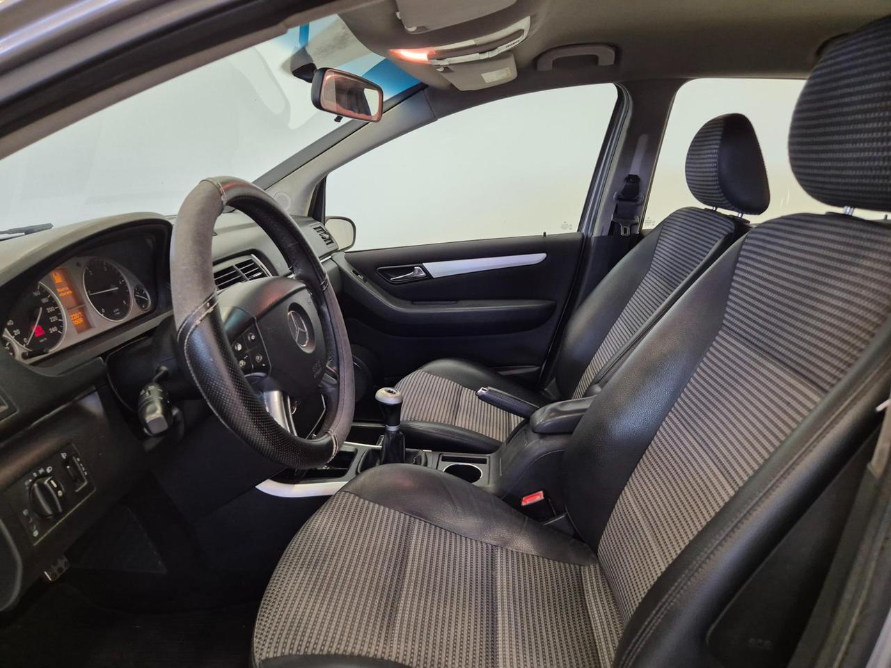 Mercedes B 200 CDI Chrome - NEOPATENTATI - Clima - Radio CD