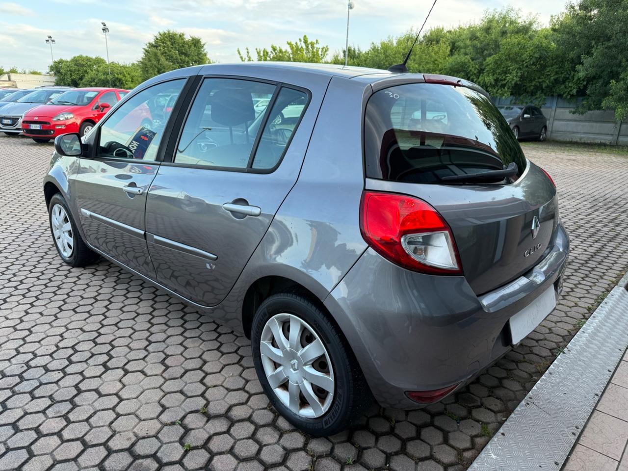 Renault Clio 1.2 16V 5 porte GPL Confort OK NEOPATENTATI