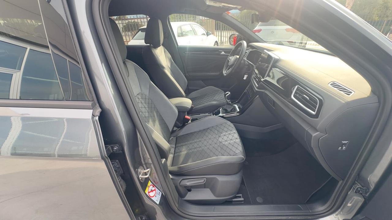 Volkswagen T-Roc 1.5 TSI ACT R-Line TUA DA 291€ ANTICIPO 0