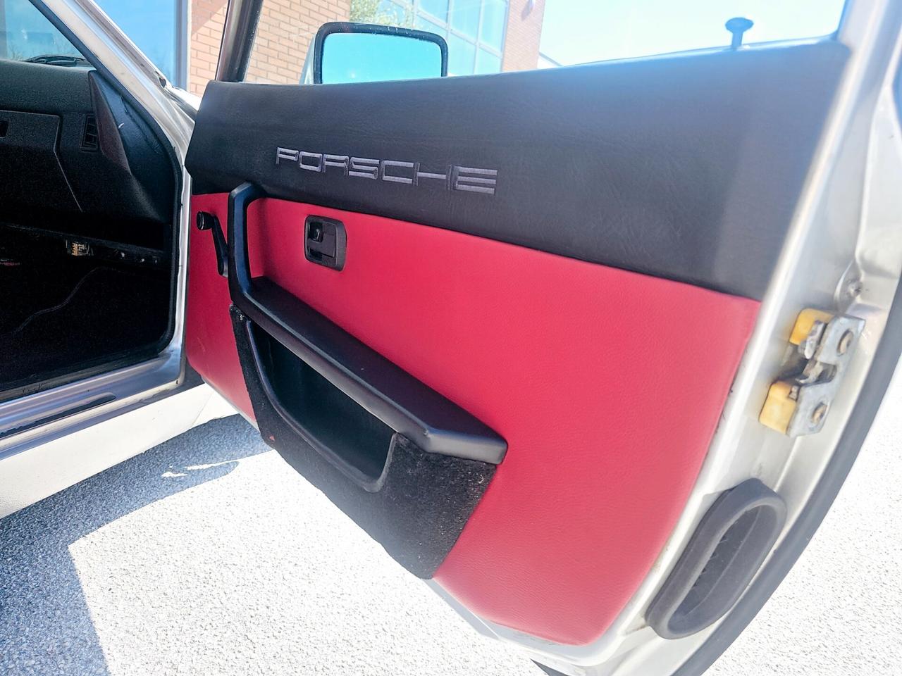 Porsche 944