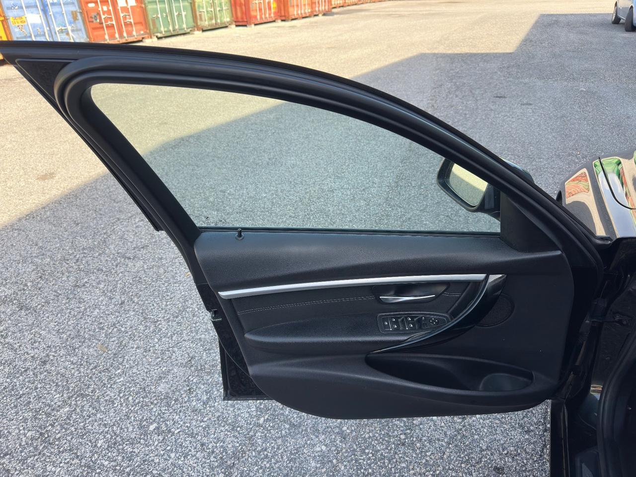 Bmw 316d touring SPORT LUXURY aut.