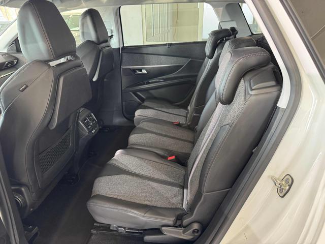 PEUGEOT 5008 BlueHDi 130 S&S Allure