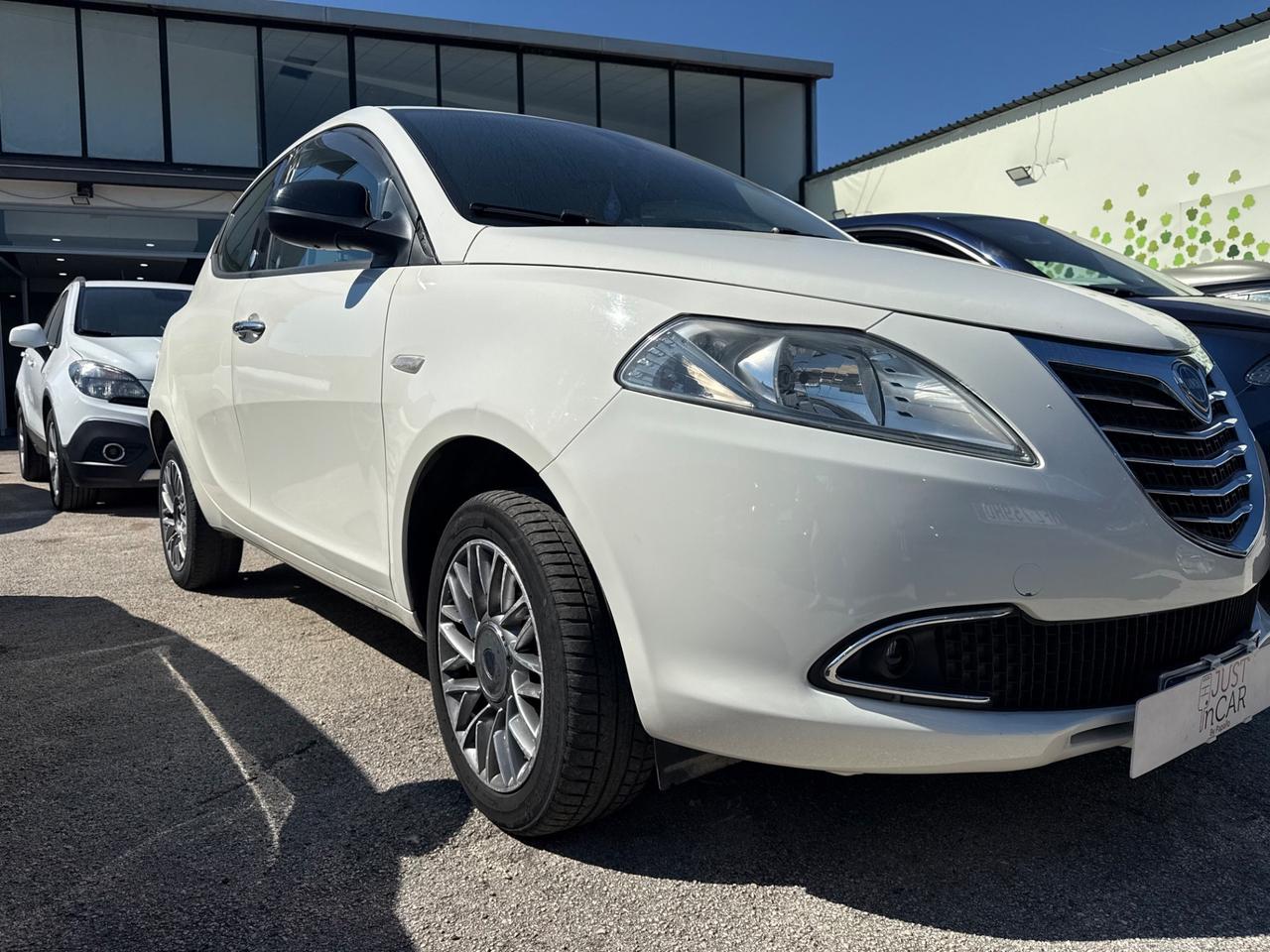 Lancia Ypsilon 0.9 TwinAir 85 CV 5 porte Metano Ecochic Gold 2013