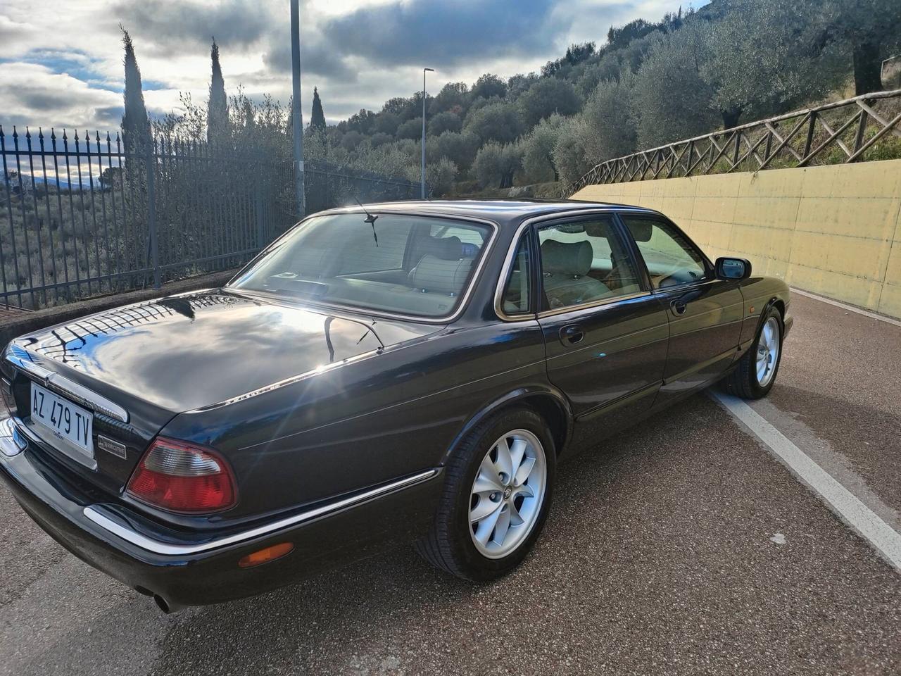 Jaguar XJ 3.2 cat Executive GPL