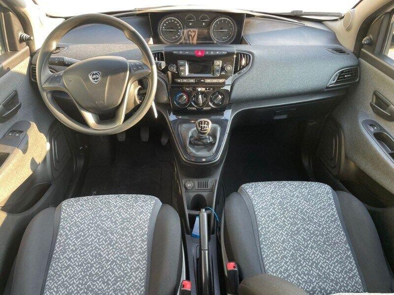 Lancia Ypsilon Ypsilon 1.0 FireFly 5 porte S&S Hybrid Ecochic Silver