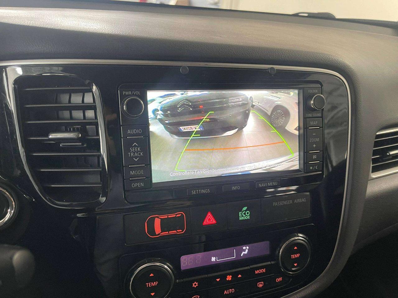 Mitsubishi Outlander plug in 2.0 204CV 4wd