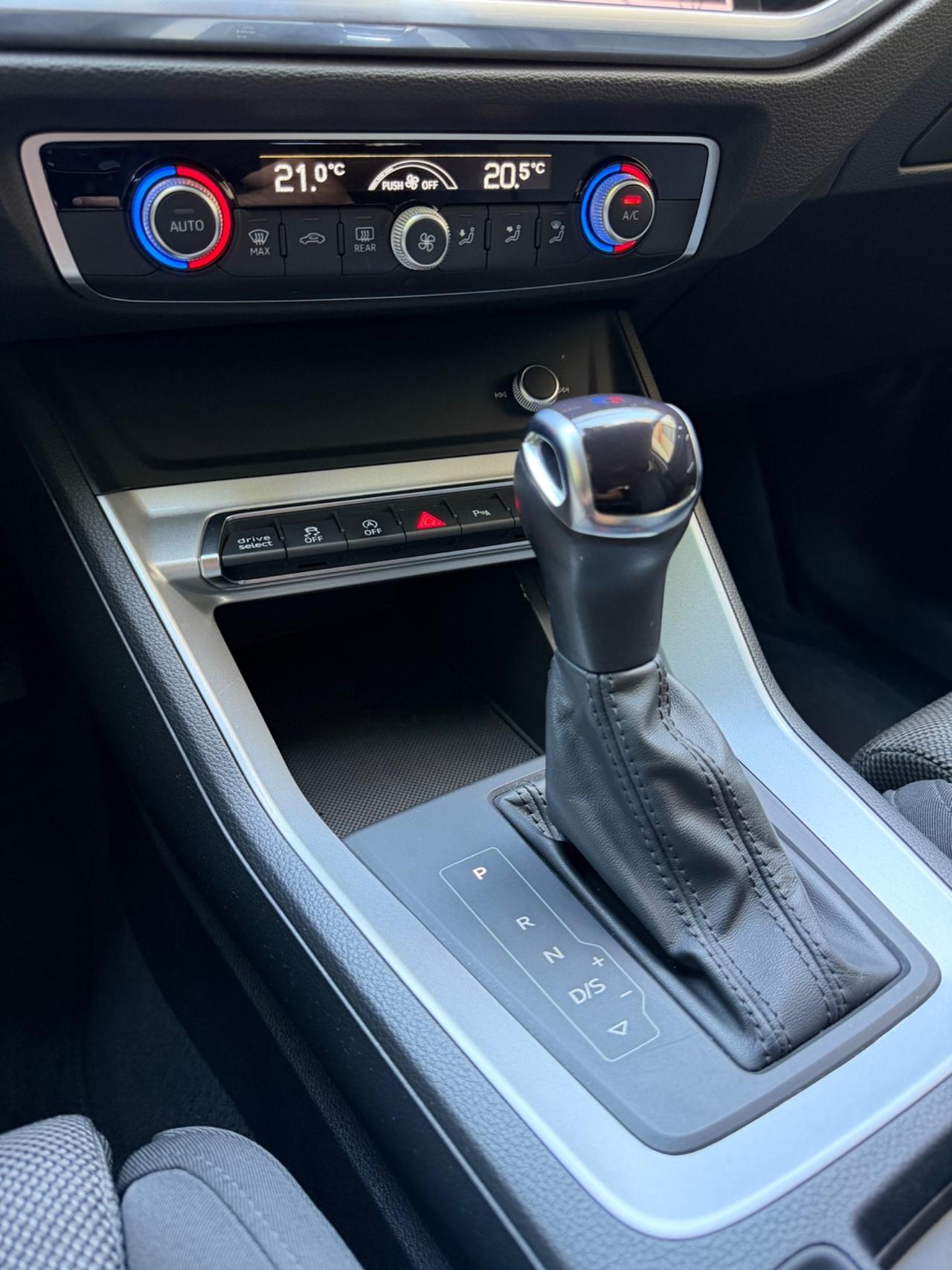 Audi Q3 SPB 35 2.0 Tdi 150CV SLINE Stronic