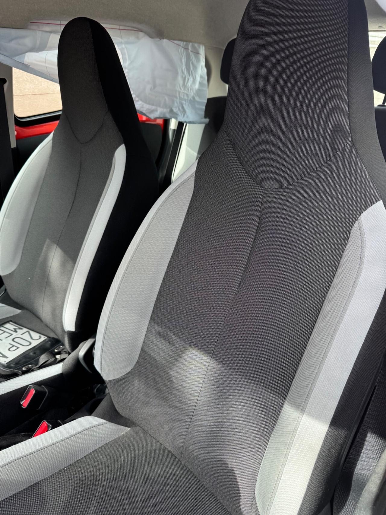 Toyota Aygo 1.0 VVT-i 69 CV 5 porte x-cool