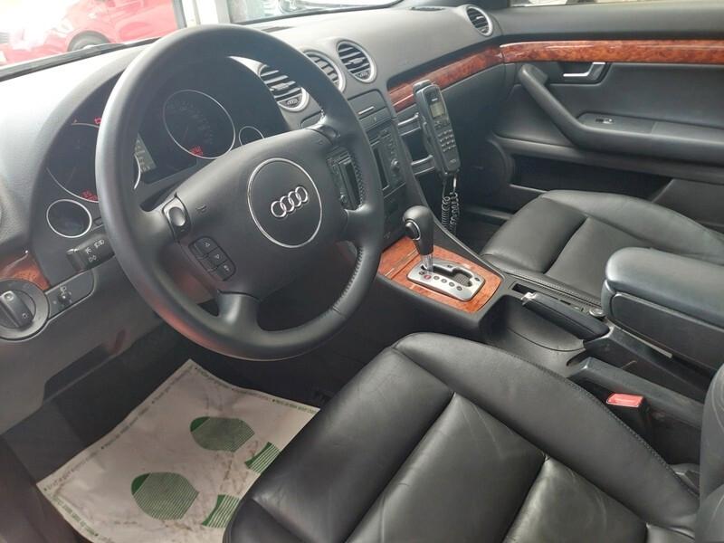 Audi A4 Cabriolet 2.5 V6 TDI cat