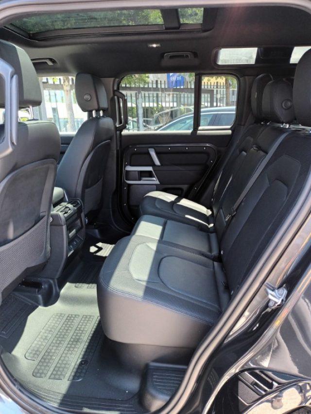 LAND ROVER Defender 110 3000D I6 250CV AWD AUTO X-DYNAMIC SE ITALIA