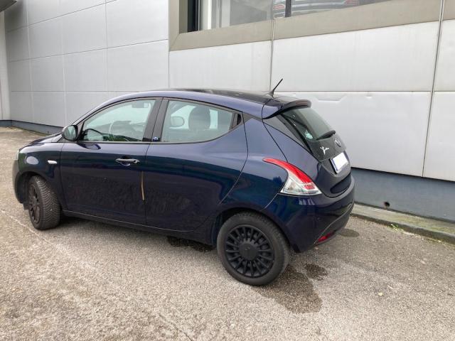 Lancia Ypsilon 1.2 69 CV 5p. Elefantino Blu