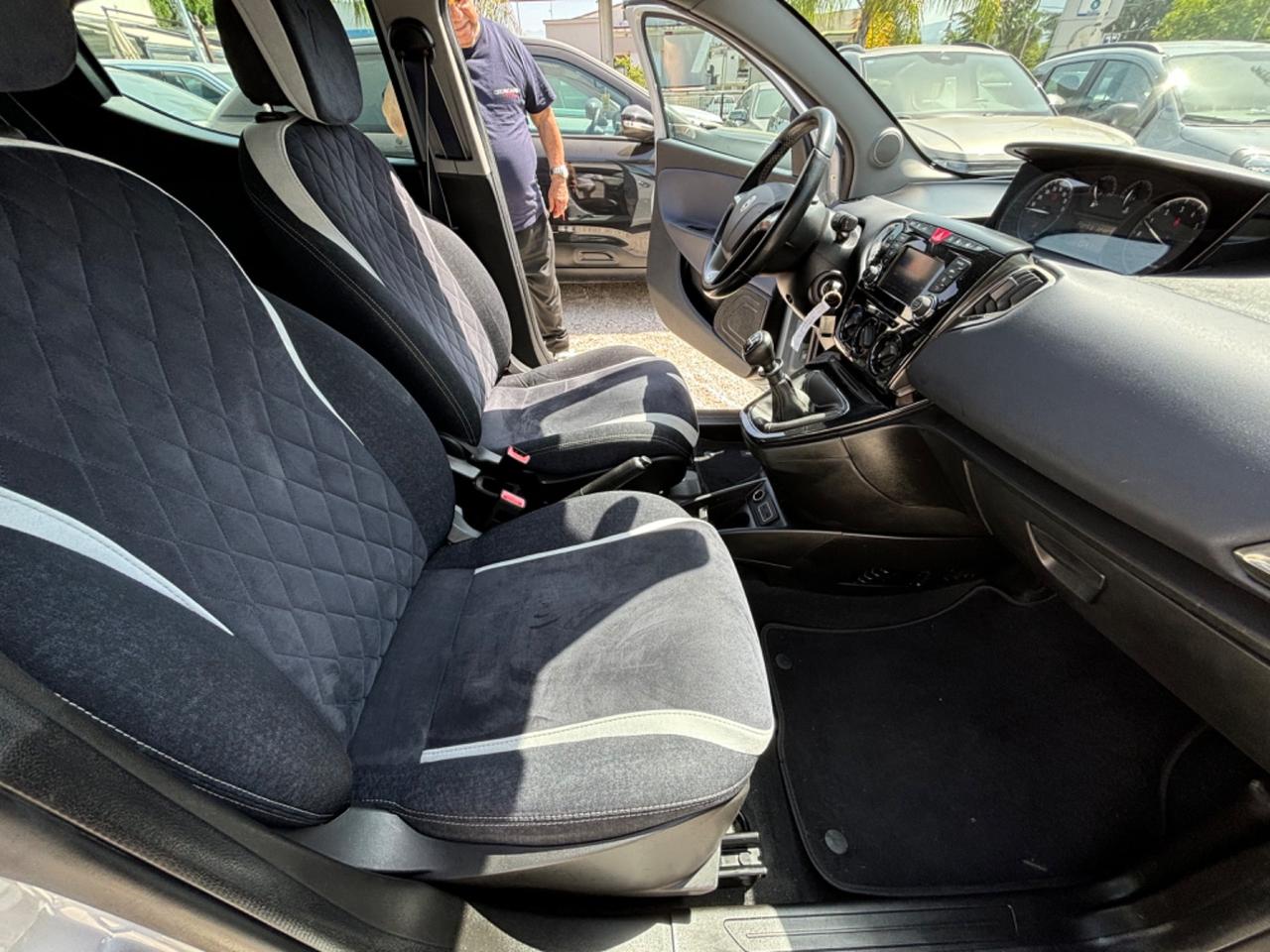 LANCIA YPSILON GPL ECOCHIC MYA FULL OPT